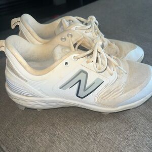Men’s New Balance 3000 Size 10.5 Molded Baseball Cleats